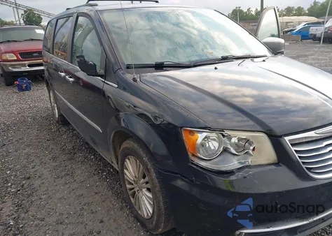 2013 Chrysler Town & Country Touring-L z USA, uszkodzony, nr VIN 2C4RC1CG5DR588843